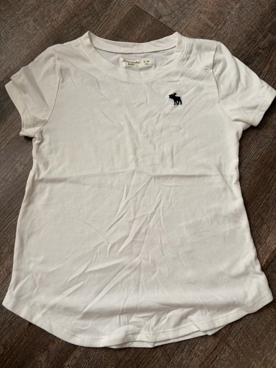 abercrombie kids Other - 🌸 $10 SALE 🌸 abercrombie kids White Short-Sleeve Logo Tee with Navy Moose